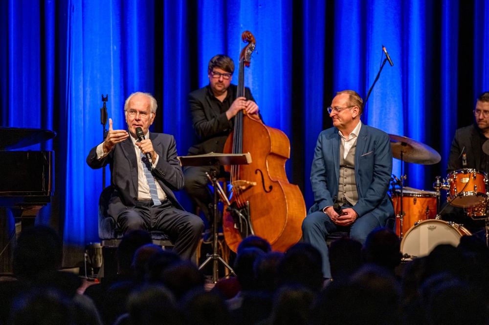 Mo., 17.6. HARALD SCHMIDT UND VOLKER HEIßMANN | Wenn Dirty Harry auf Mariechen trifft – eine pointenreiche Show der Extraklasse begleitet vom Thilo Wolf Jazz Quartett © Stephan Weiss Fotodesign