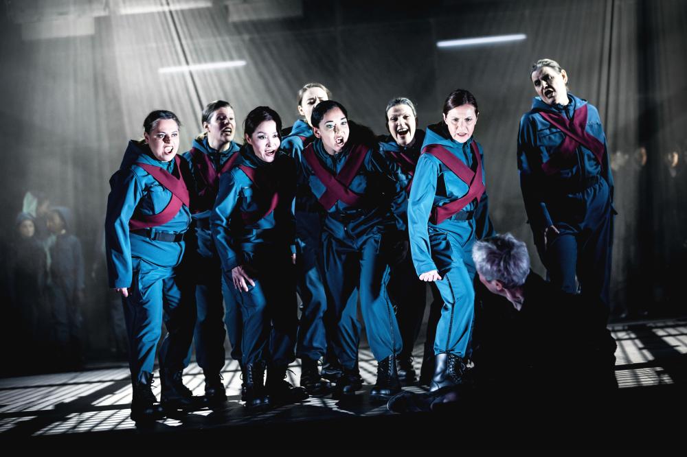 Damen vom Opernchor