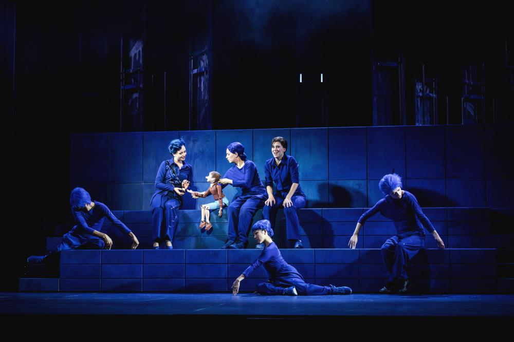 Eva Zalenga, Johanna Kunze, Patrizia Häusermann, Tanzensemble Eva Zalenga, Johanna Kunze, Patrizia Häusermann, Tanzensemble © Marie Liebig