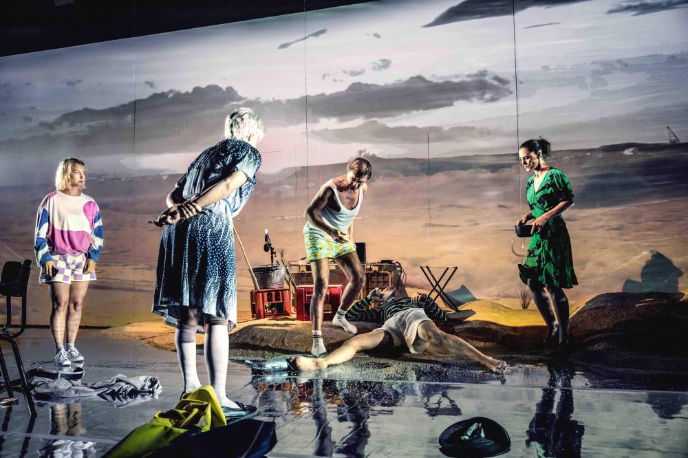 Anna Kiesewetter, Max Roenneberg, Michael Haake, Jonas Julian Niemann, Kathrin Berg Anna Kiesewetter, Max Roenneberg, Michael Haake, Jonas Julian Niemann, Kathrin Berg © Marie Liebig