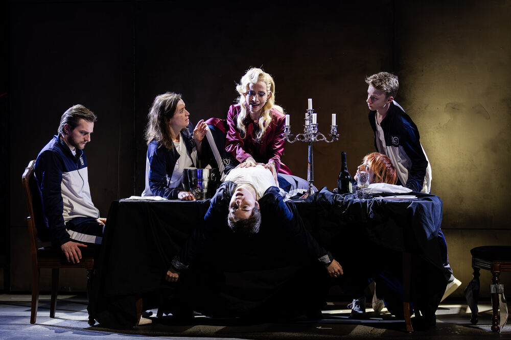 Jonas Atwood, Kirsten Labonte, Rahel Brede &amp; Statisterie