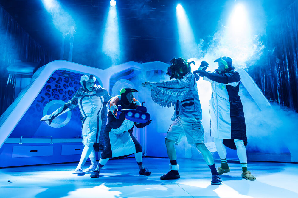 Sophie Juliana Pollack, Katharina Solzbacher, Max Roenneberg &amp; AnnaKat Bano