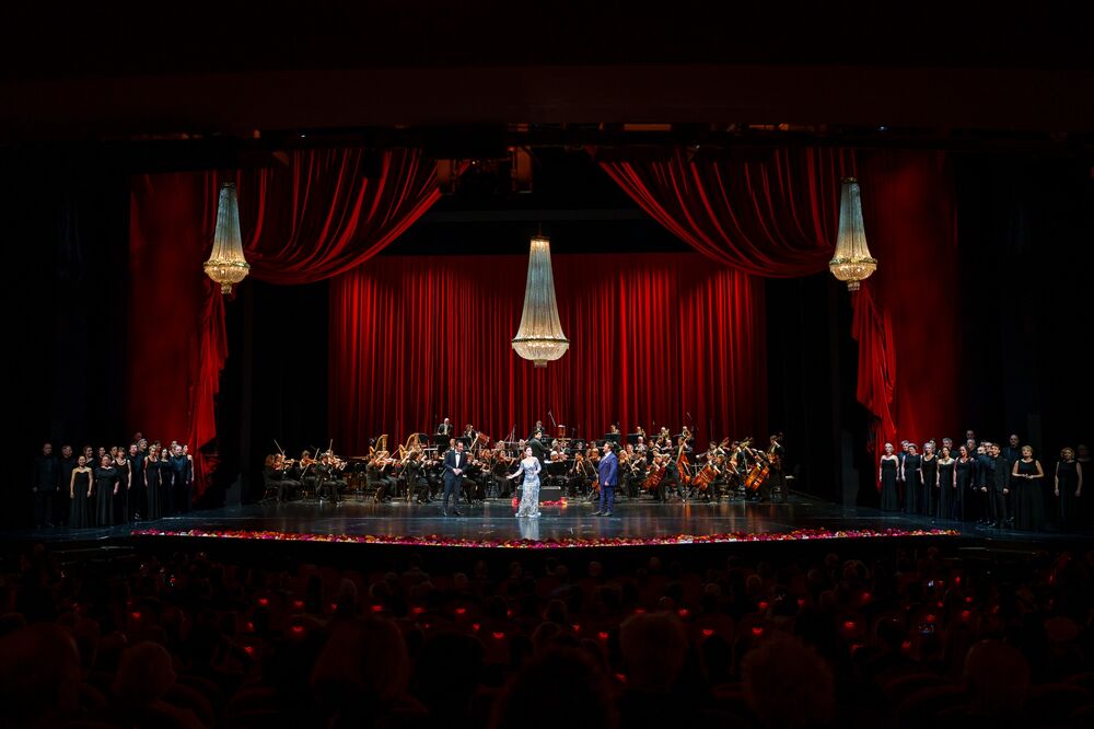 Diese Aufnahme stammt von den OPER! AWARDS 2024 im Opernhaus von Amsterdam.
